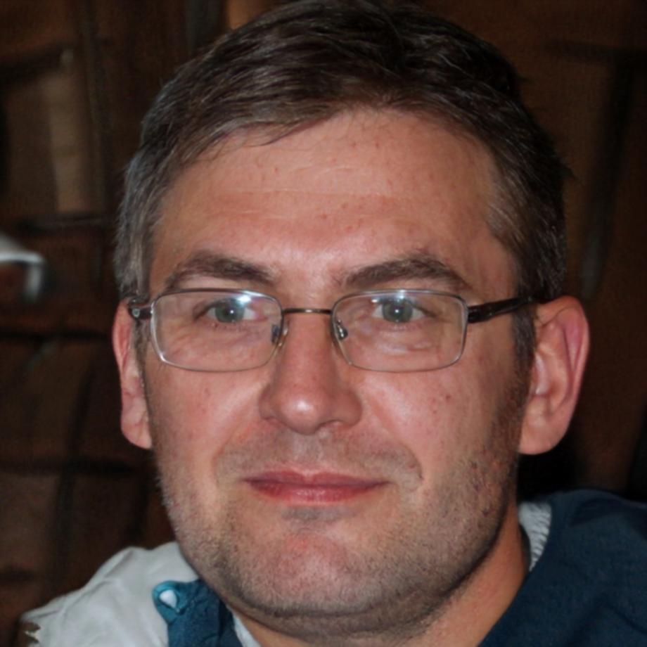 Portret expert financiar Călin Petrescu